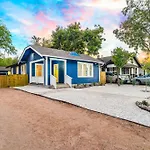 Casa Cowboy Near Downtown, Gourmet Kitchen, Private Yard